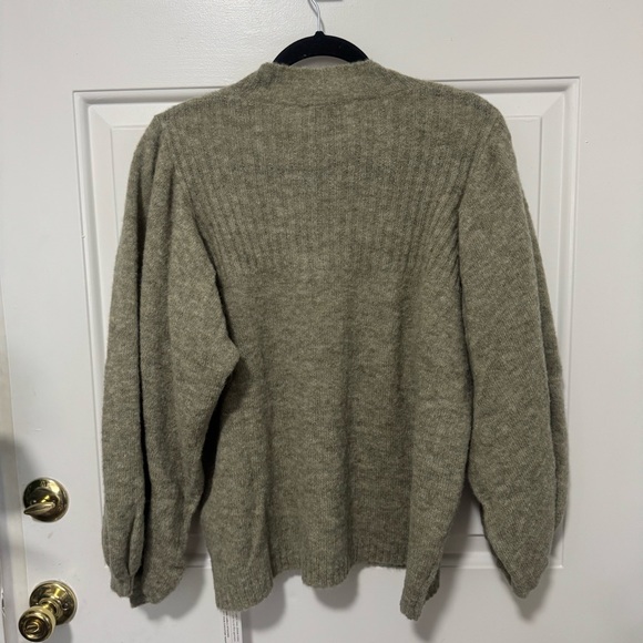 NWT Wrap London Baby Alpaca Wool Sweater Baloon Sleeves in Sage Green Size 14 - Picture 8 of 9